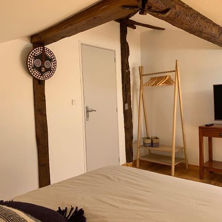 La Vue Sur Le Clocher Auriac-sur-Vendinelle エクステリア 写真