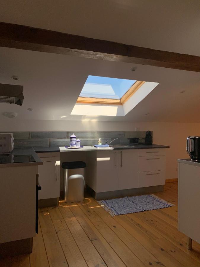 La Vue Sur Le Clocher Auriac-sur-Vendinelle エクステリア 写真